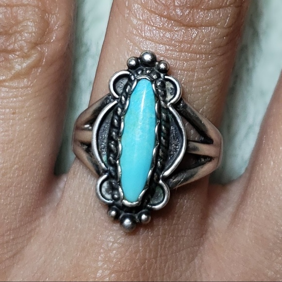 Vintage Turquoise and silver ring in Woman - Picture 1 of 3